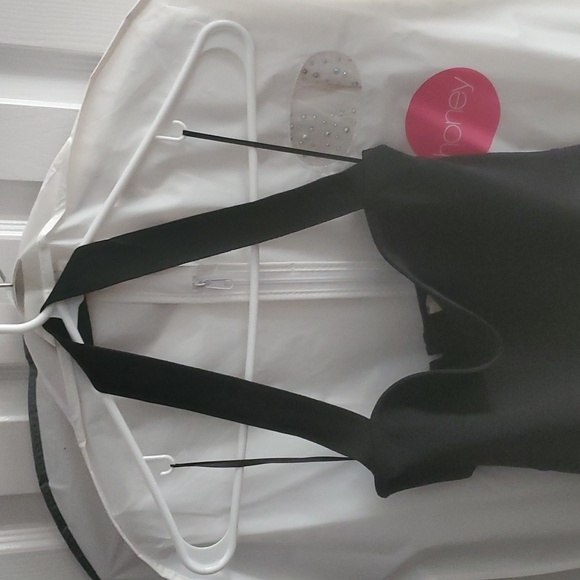 Black Dress - Picture 4 of 4